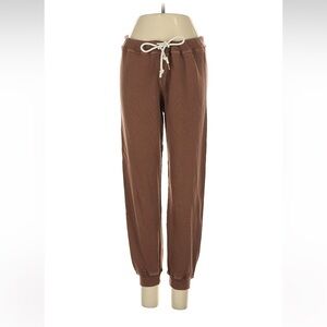 THE GREAT. THE CROPPED SWEATPANT CHOCOLATE BROWN WALNUT DRIFT DISTRESSED COZY
